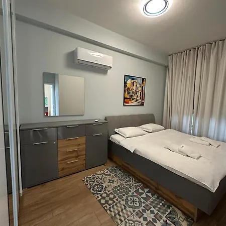 Picasso Tirana