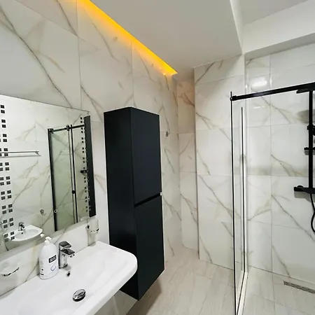 Picasso Apartament *