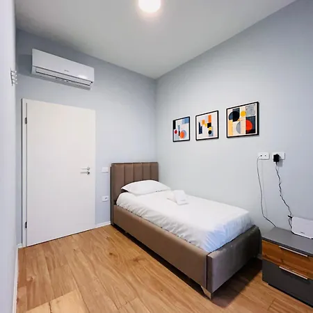 Picasso Apartment